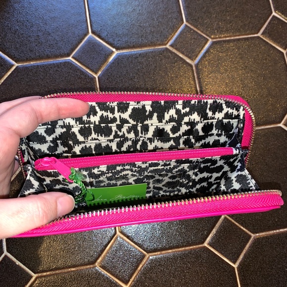 VERA BRADLEY: Zip Flap Backpack & Accordion Wallet - Picture 6 of 6